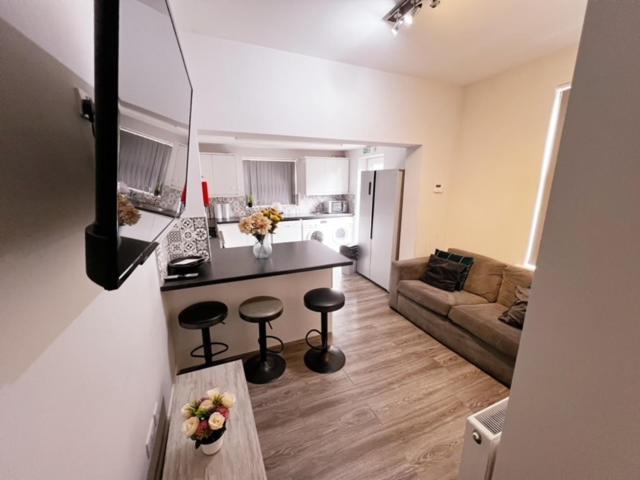 مبيت وإفطار 51 Kingsway Coventry Cv2 4Ff المظهر الخارجي الصورة